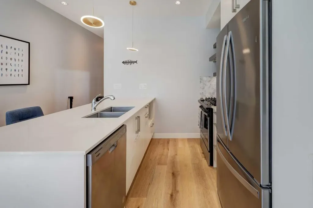 408 27 Avenue NE Calgary AB T2E 2A4