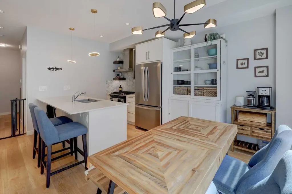 408 27 Avenue NE Calgary AB T2E 2A4