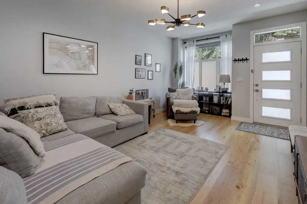 408 27 Avenue NE Calgary AB T2E 2A4