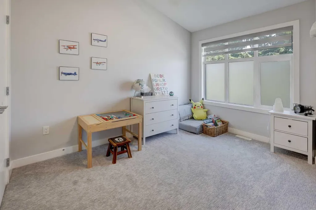 408 27 Avenue NE Calgary AB T2E 2A4