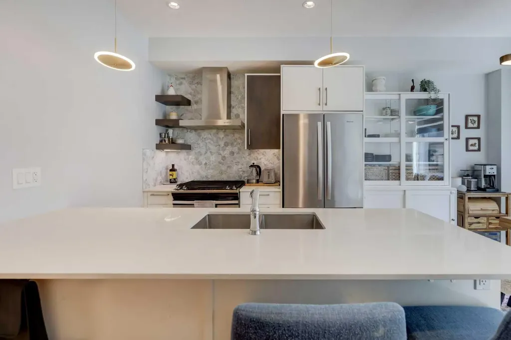 408 27 Avenue NE Calgary AB T2E 2A4