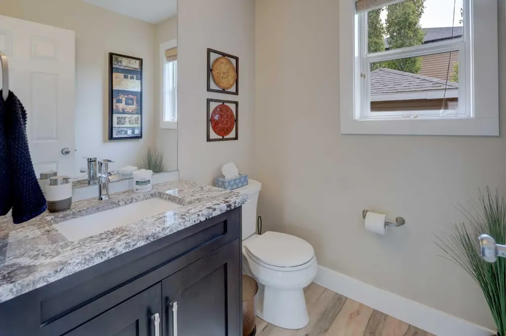 8 Canoe Road SW Airdrie AB T4B 2N3