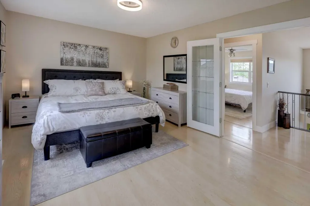 8 Canoe Road SW Airdrie AB T4B 2N3