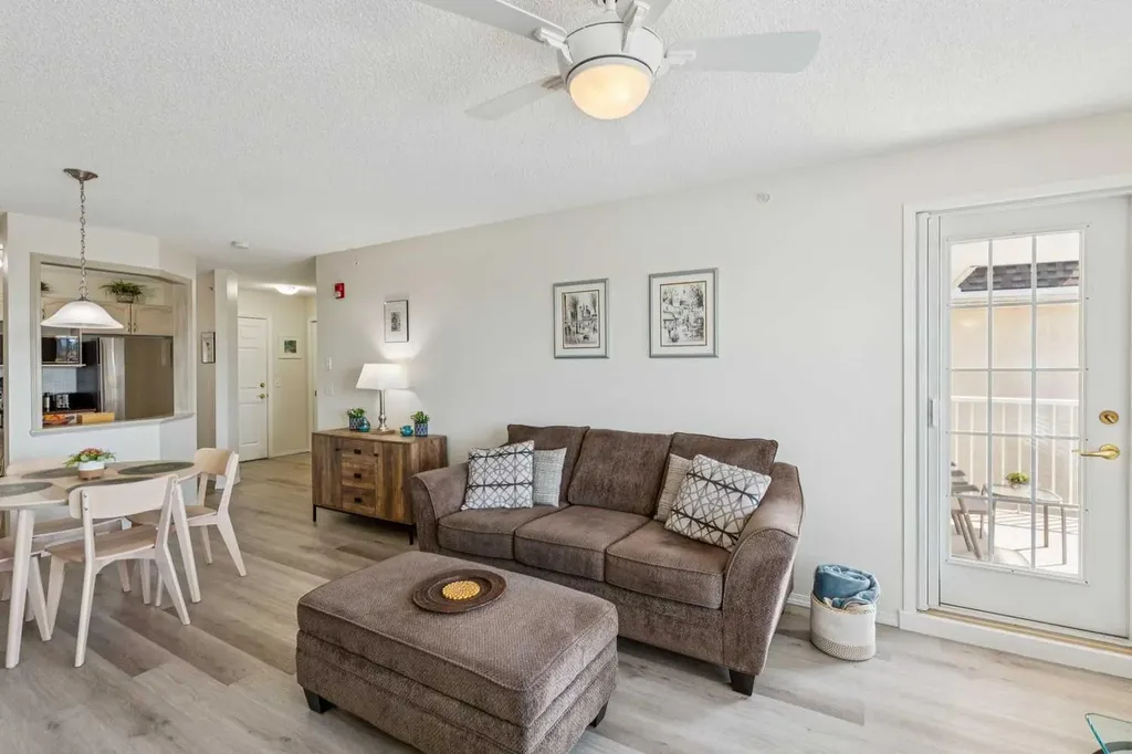 2301 Sienna Park Green SW Calgary AB T3H 3N7