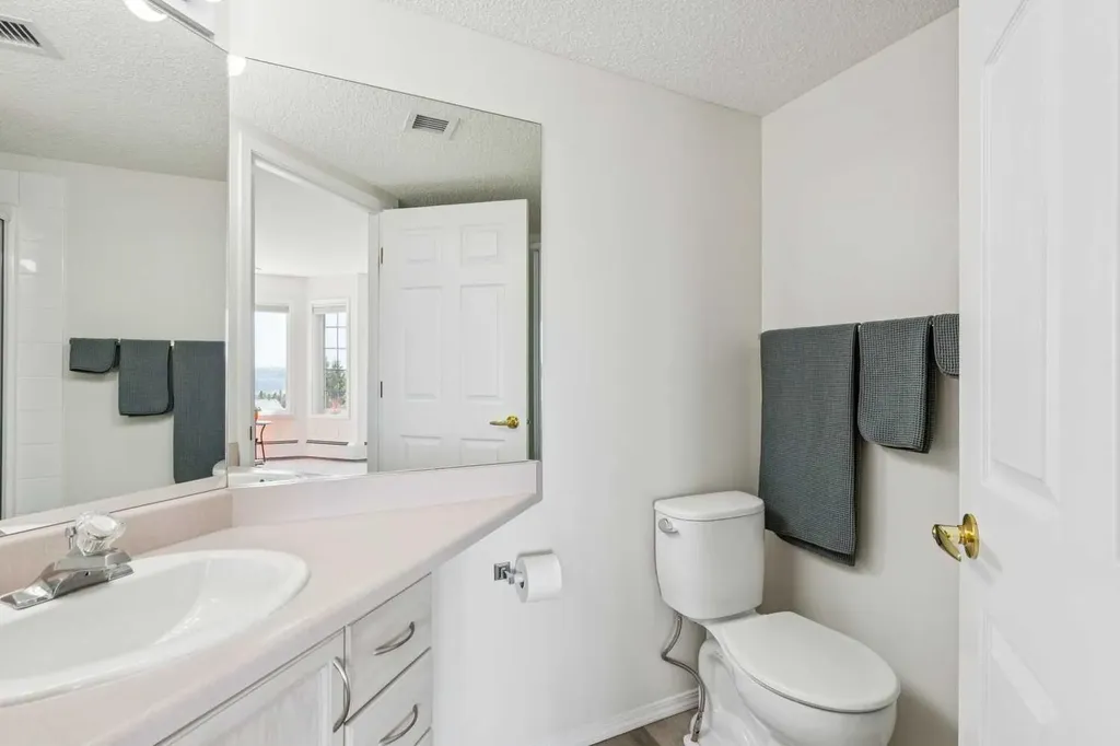 2301 Sienna Park Green SW Calgary AB T3H 3N7
