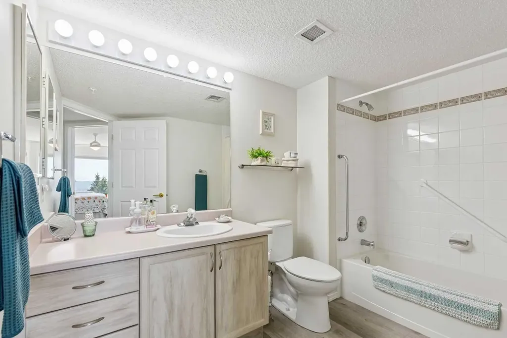 2301 Sienna Park Green SW Calgary AB T3H 3N7