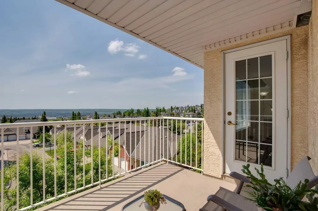 2301 Sienna Park Green SW Calgary AB T3H 3N7