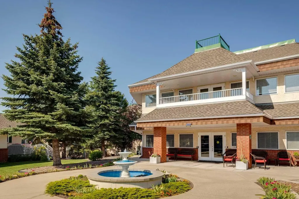 2301 Sienna Park Green SW Calgary AB T3H 3N7