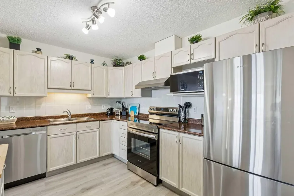 2301 Sienna Park Green SW Calgary AB T3H 3N7