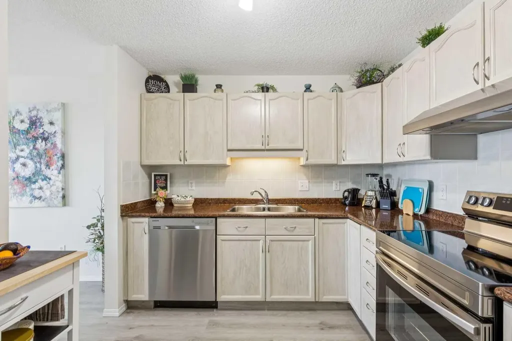 2301 Sienna Park Green SW Calgary AB T3H 3N7