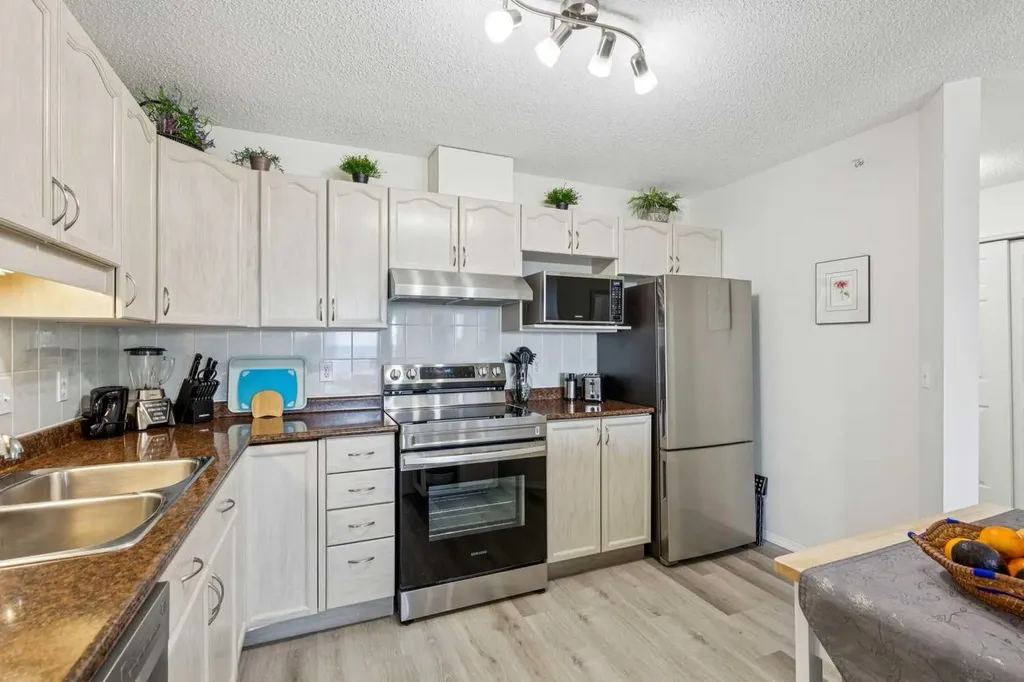 2301 Sienna Park Green SW Calgary AB T3H 3N7