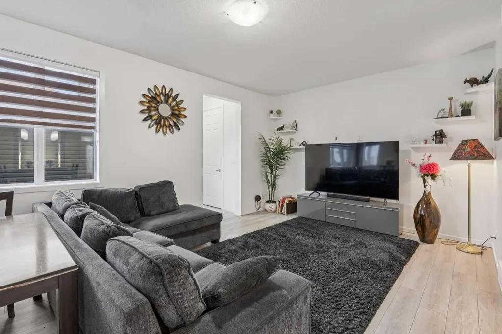223 Carrington Circle NW Calgary AB T3P 0Y4