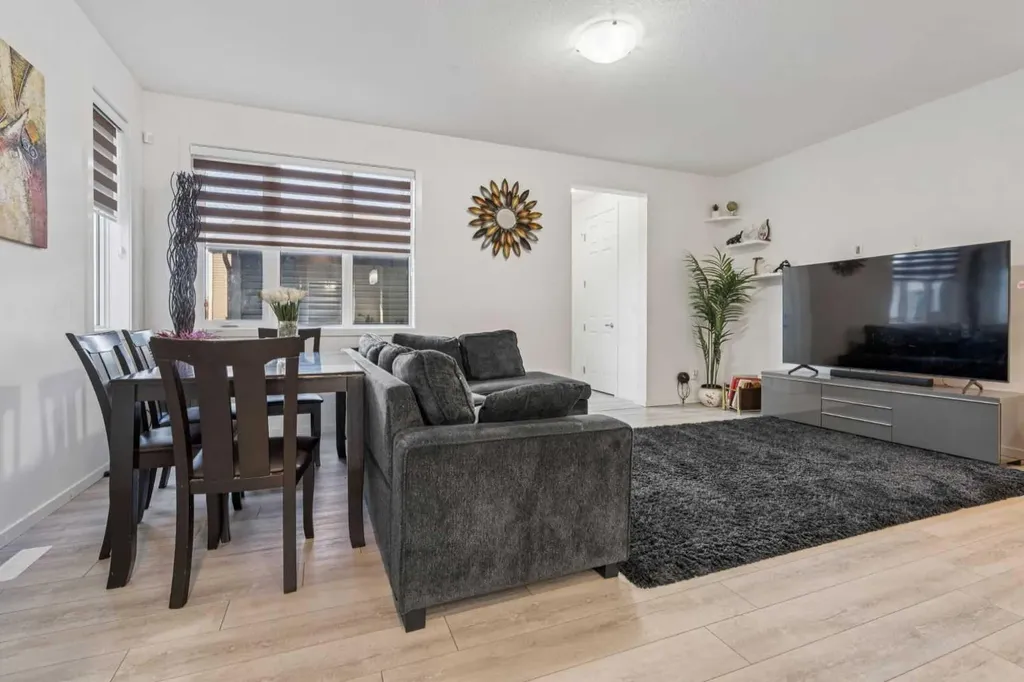 223 Carrington Circle NW Calgary AB T3P 0Y4