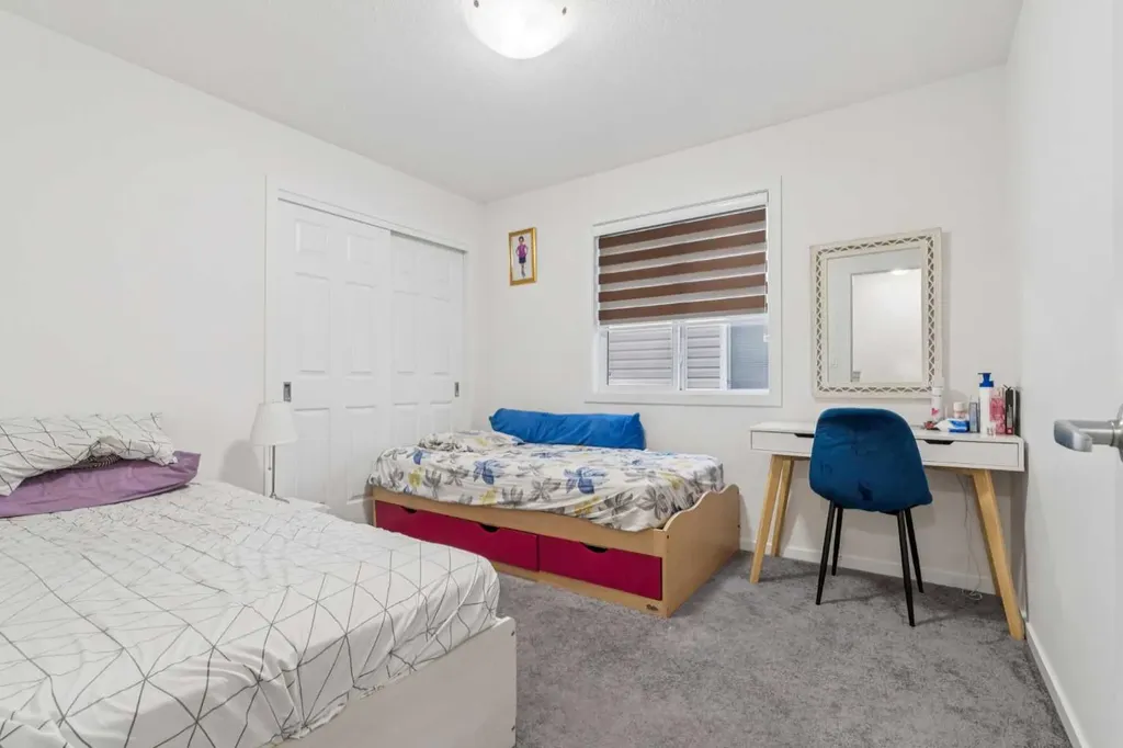 223 Carrington Circle NW Calgary AB T3P 0Y4
