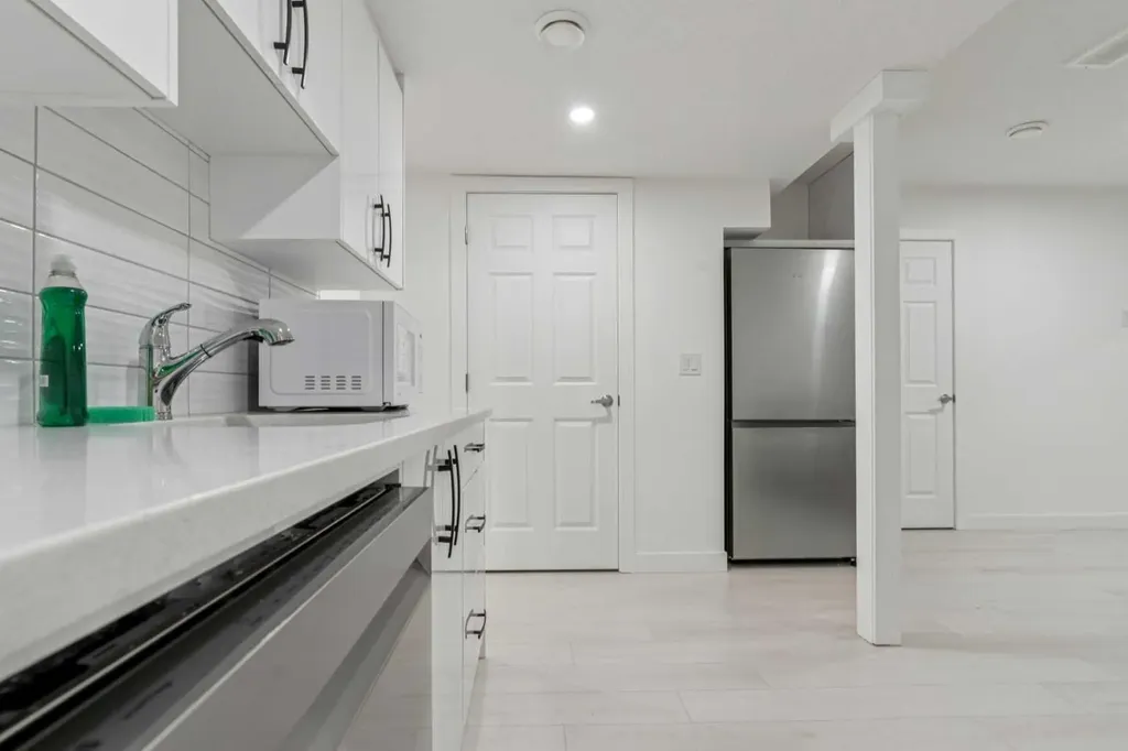 223 Carrington Circle NW Calgary AB T3P 0Y4