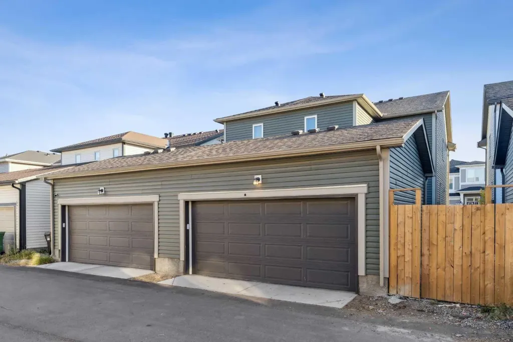 223 Carrington Circle NW Calgary AB T3P 0Y4