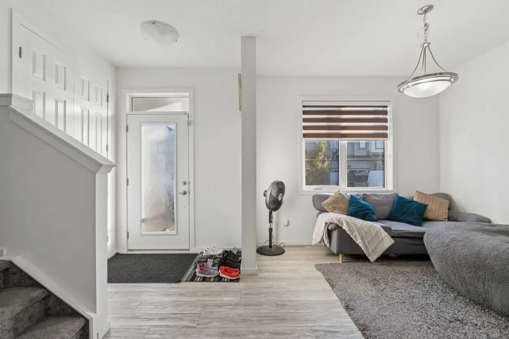 223 Carrington Circle NW Calgary AB T3P 0Y4