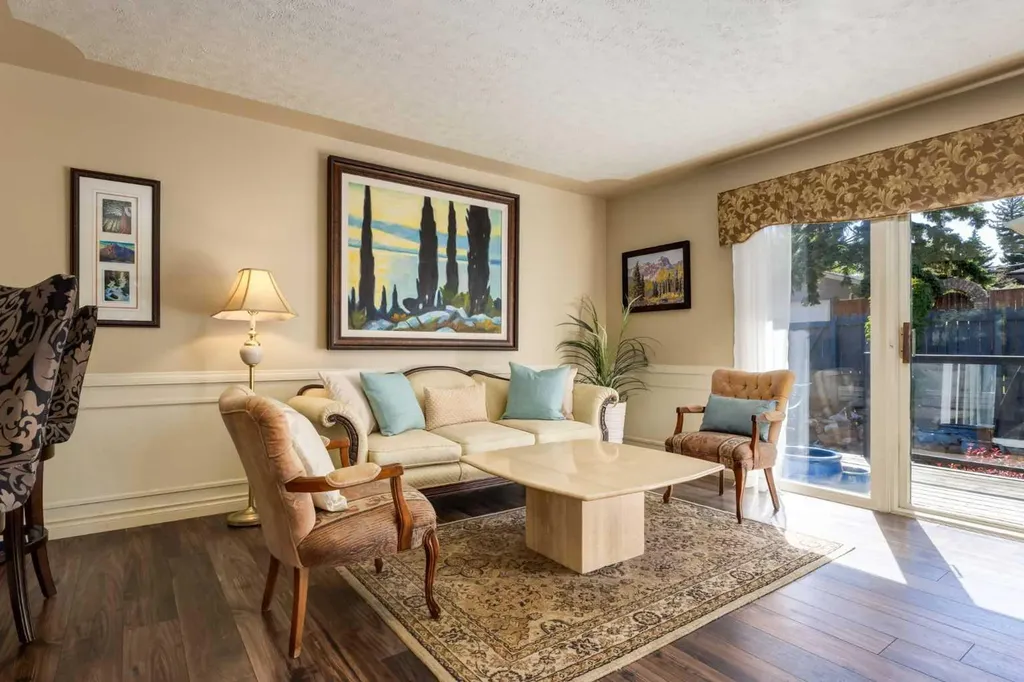 7203 5 Street SW Calgary AB T2V1B3