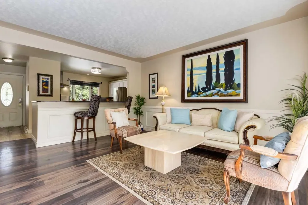 7203 5 Street SW Calgary AB T2V1B3