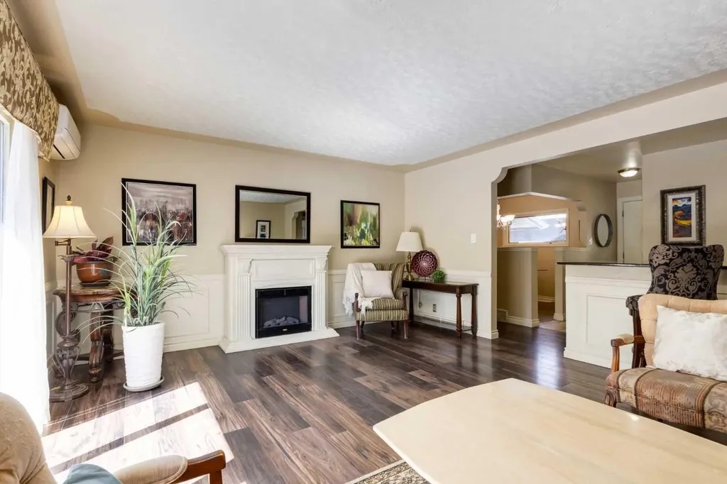 7203 5 Street SW Calgary AB T2V1B3