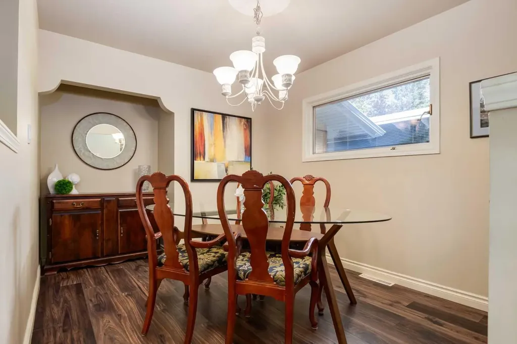 7203 5 Street SW Calgary AB T2V1B3