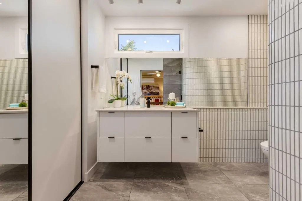 7203 5 Street SW Calgary AB T2V1B3