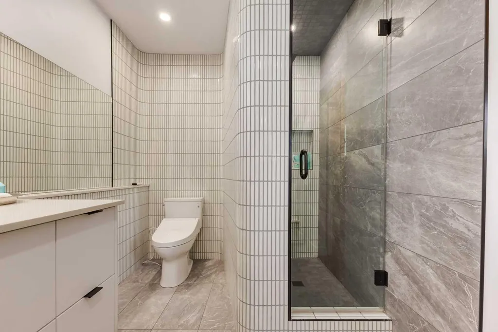 7203 5 Street SW Calgary AB T2V1B3