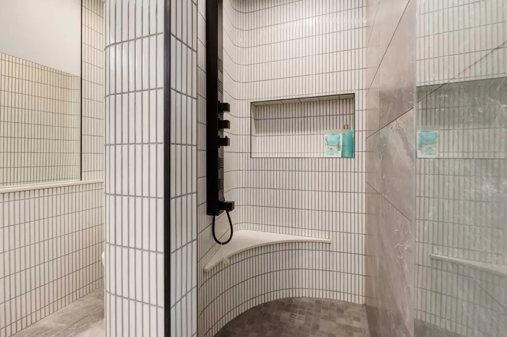 7203 5 Street SW Calgary AB T2V1B3