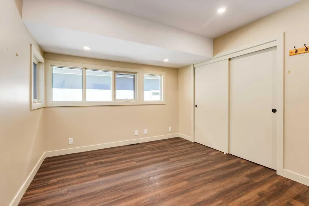 7203 5 Street SW Calgary AB T2V1B3