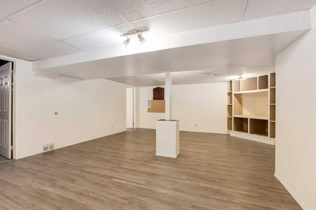 7203 5 Street SW Calgary AB T2V1B3
