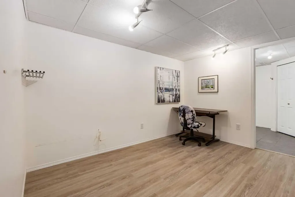 7203 5 Street SW Calgary AB T2V1B3