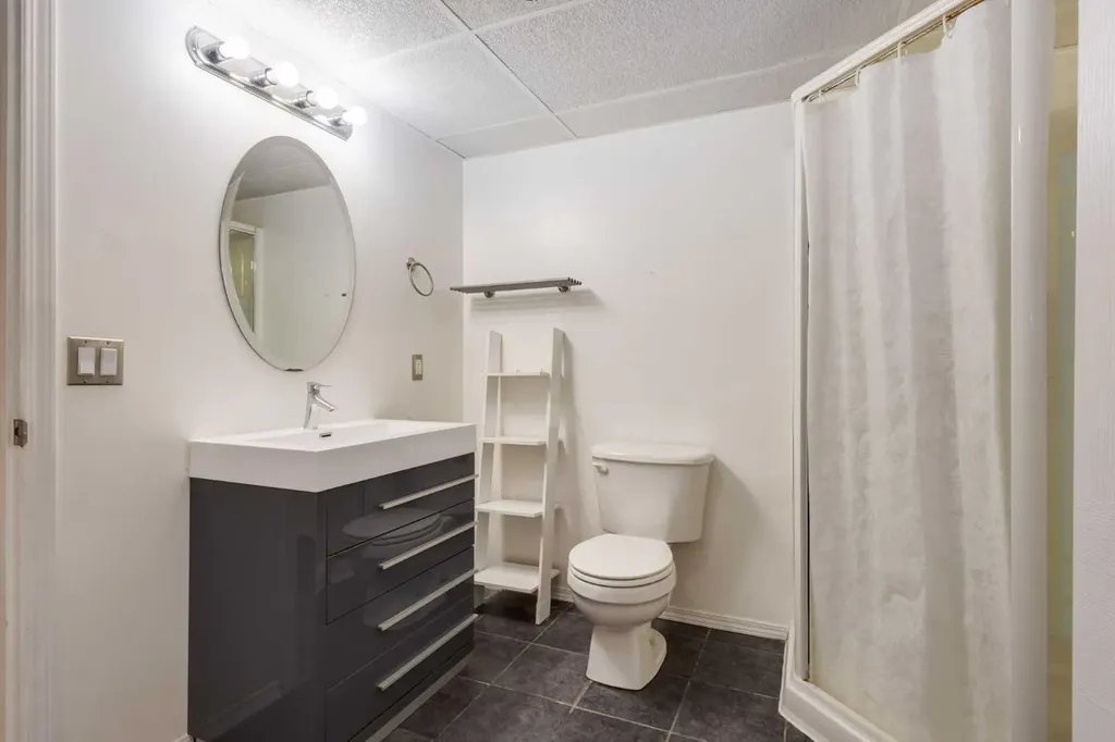 7203 5 Street SW Calgary AB T2V1B3