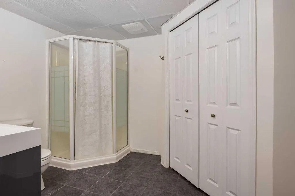 7203 5 Street SW Calgary AB T2V1B3