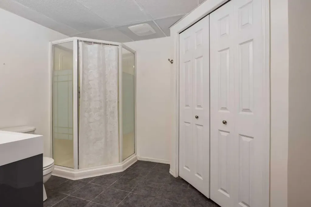 7203 5 Street SW Calgary AB T2V1B3