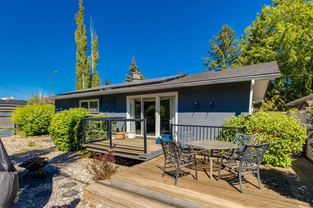 7203 5 Street SW Calgary AB T2V1B3