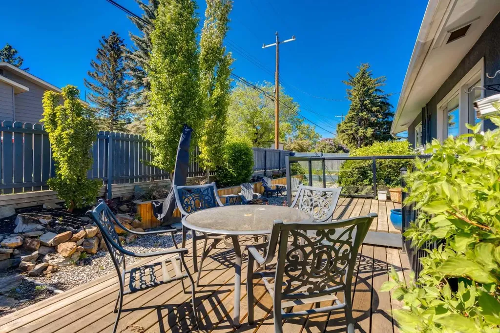 7203 5 Street SW Calgary AB T2V1B3