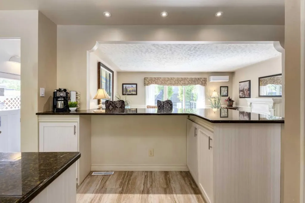 7203 5 Street SW Calgary AB T2V1B3