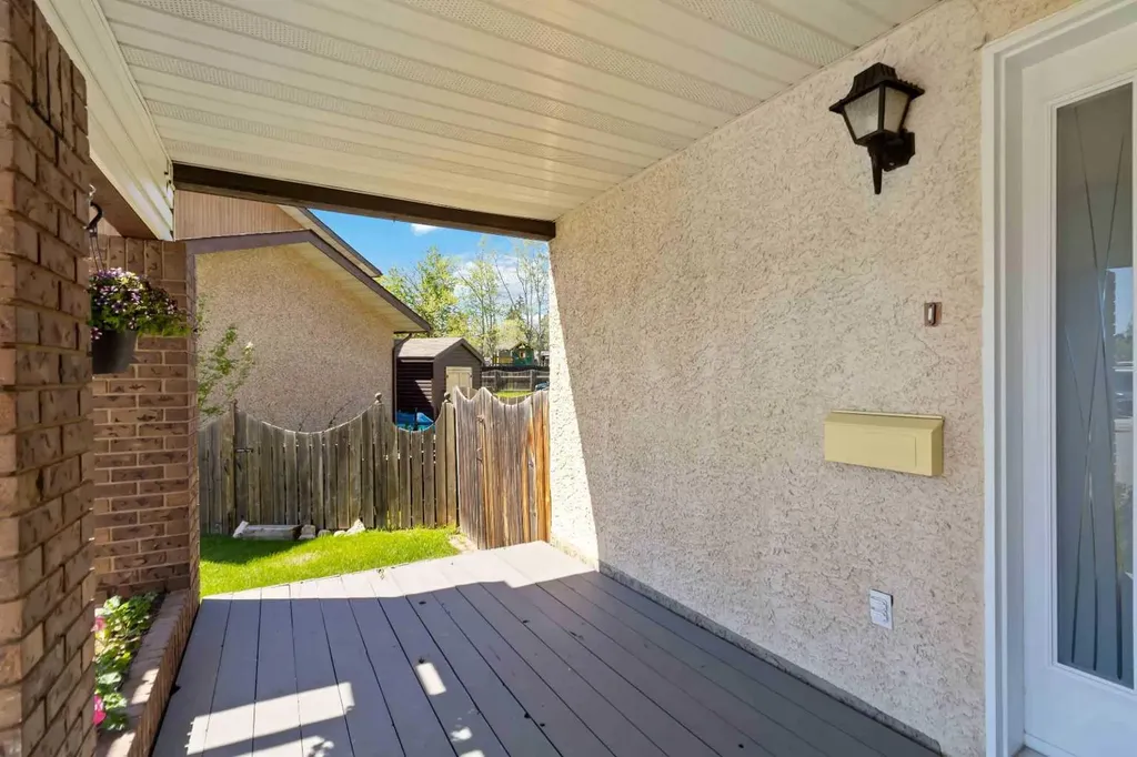 116 Royal Gardens Fort Mcmurray AB T9K 1B4