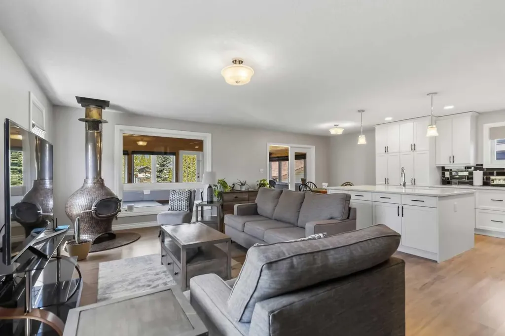 116 Royal Gardens Fort Mcmurray AB T9K 1B4