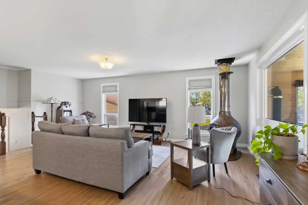 116 Royal Gardens Fort Mcmurray AB T9K 1B4