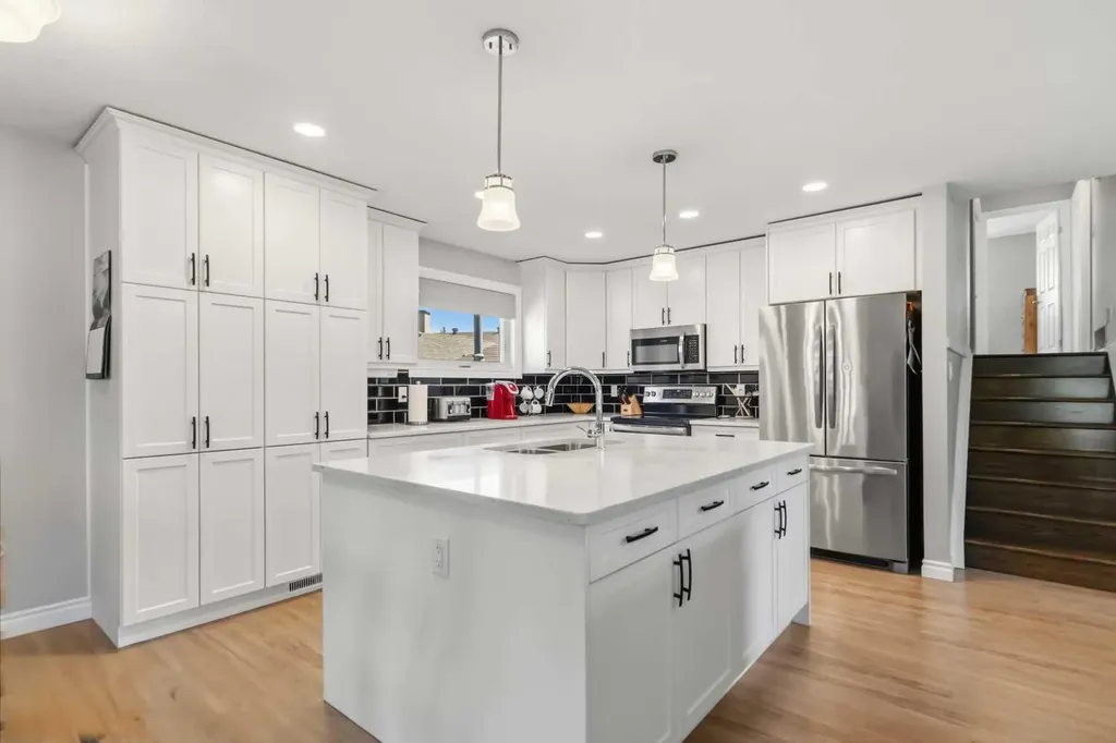 116 Royal Gardens Fort Mcmurray AB T9K 1B4