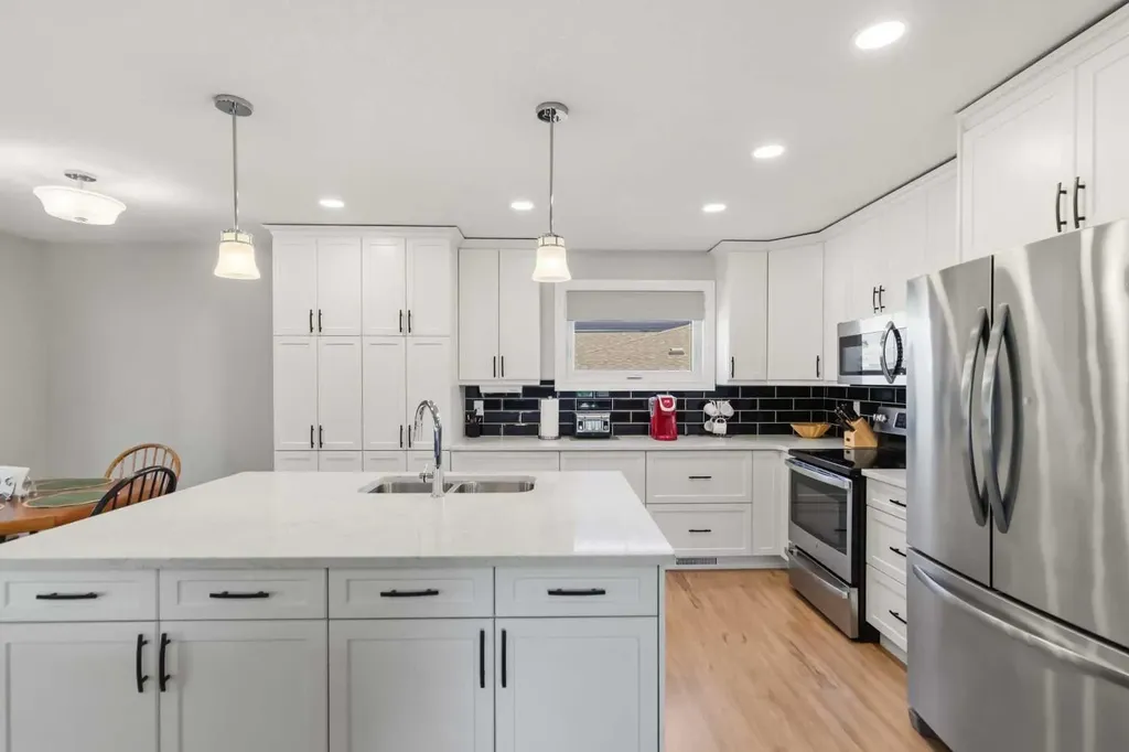 116 Royal Gardens Fort Mcmurray AB T9K 1B4