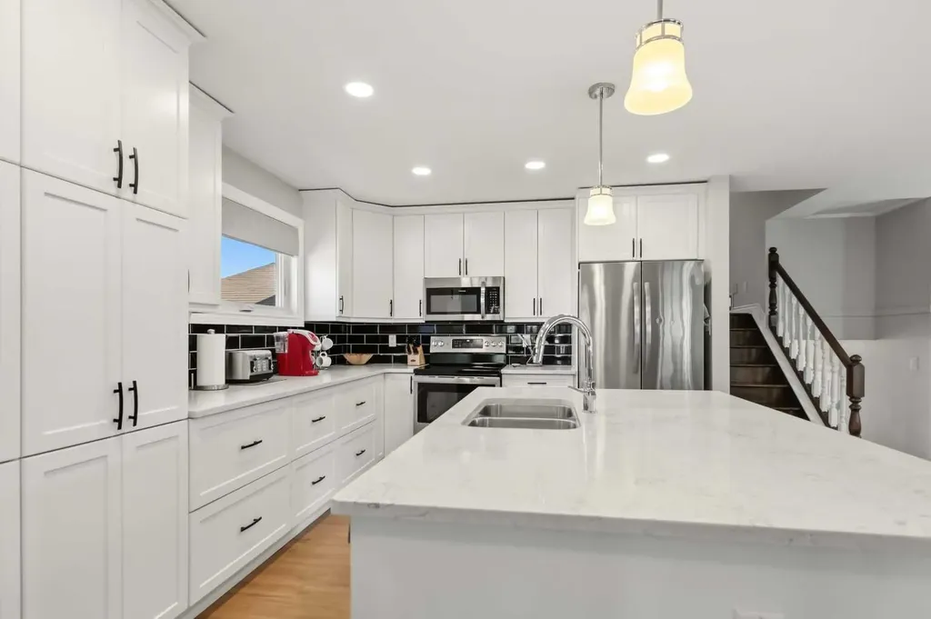 116 Royal Gardens Fort Mcmurray AB T9K 1B4