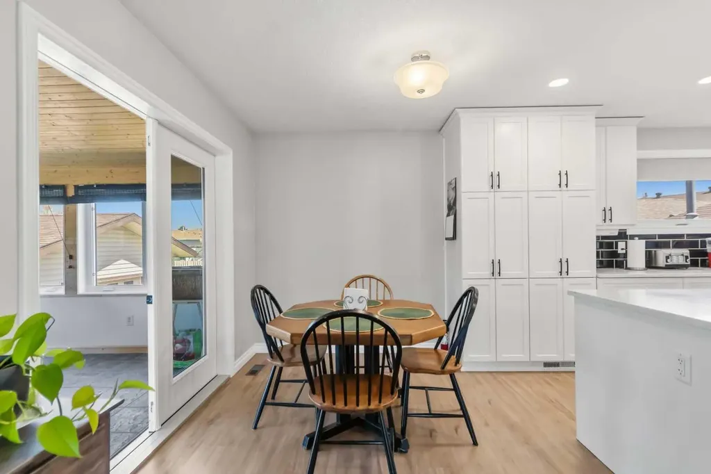 116 Royal Gardens Fort Mcmurray AB T9K 1B4