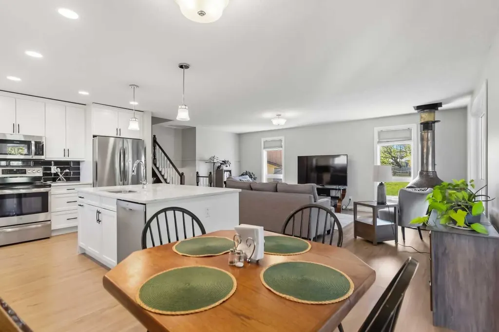 116 Royal Gardens Fort Mcmurray AB T9K 1B4