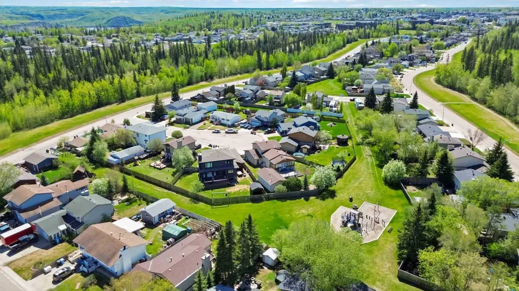 116 Royal Gardens Fort Mcmurray AB T9K 1B4