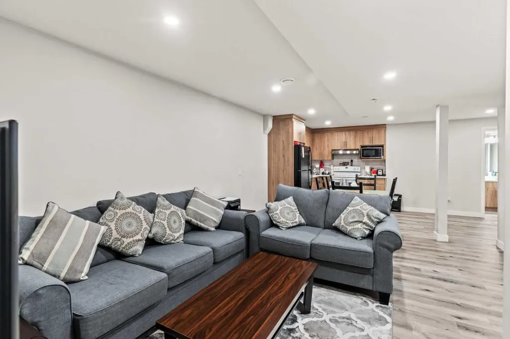 283 Belvedere Drive SE Calgary AB T2A7M5