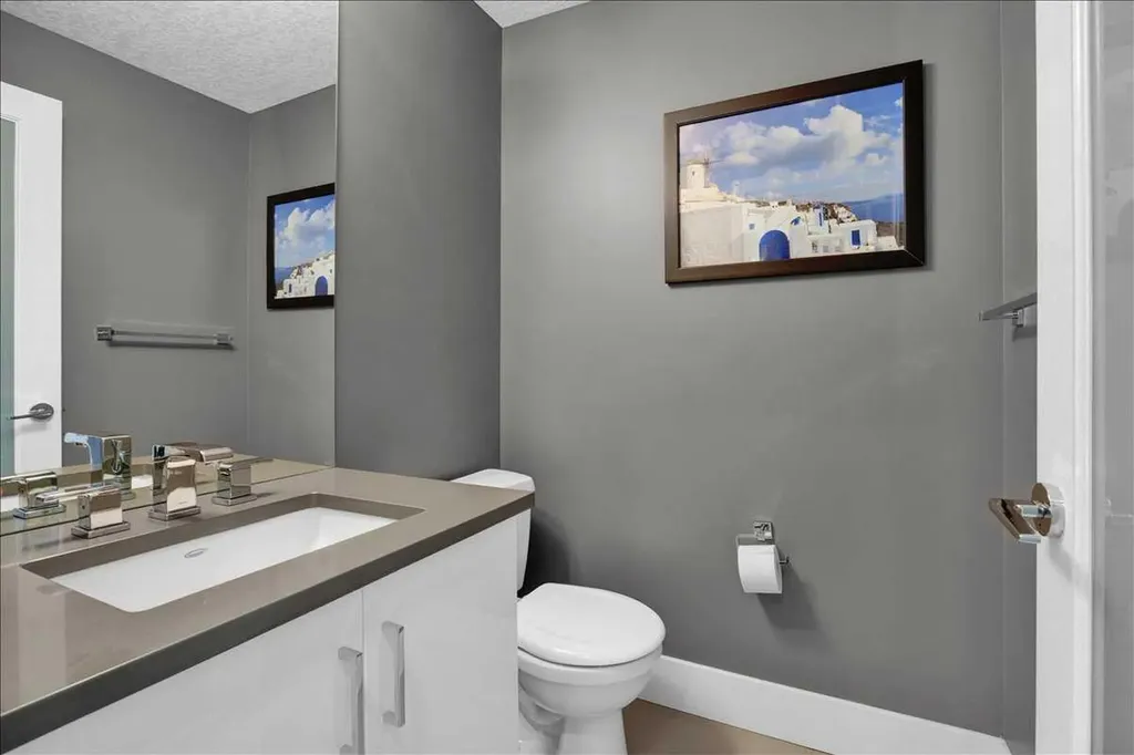 3712 16 Street SW Calgary AB T2T 4H2