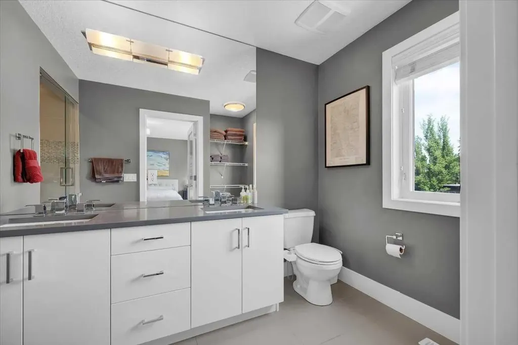 3712 16 Street SW Calgary AB T2T 4H2