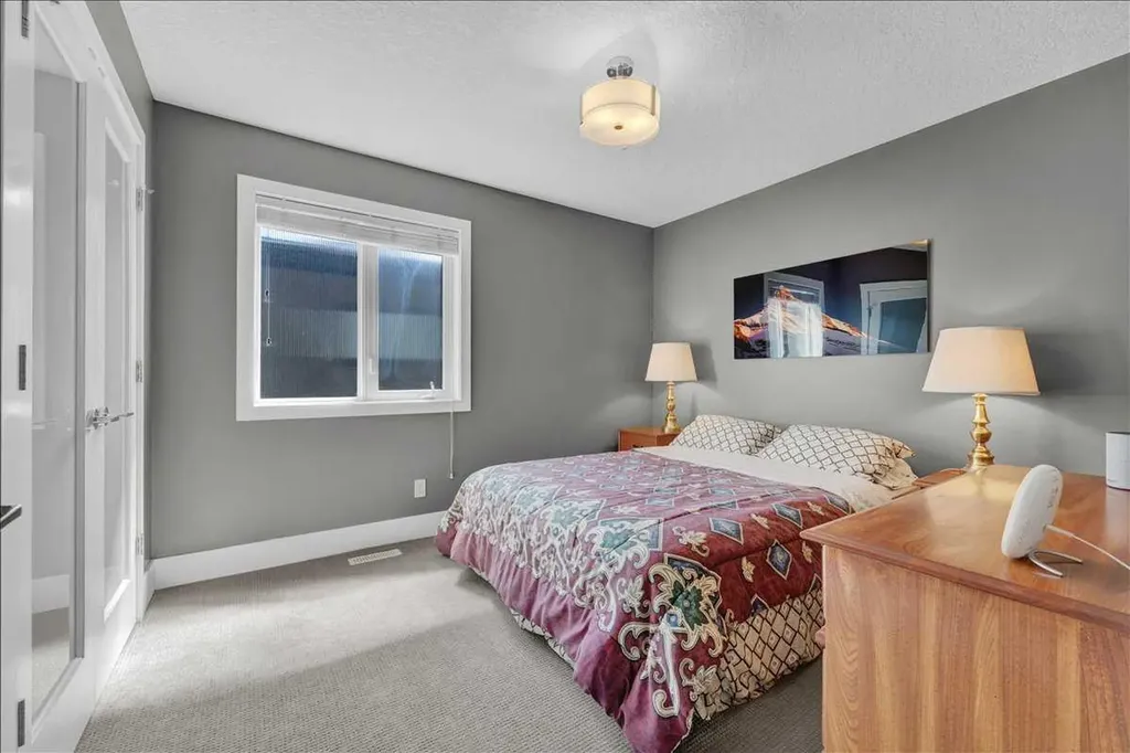 3712 16 Street SW Calgary AB T2T 4H2